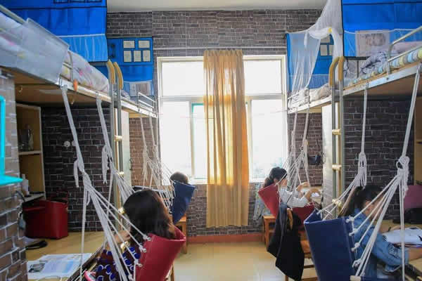 四川女生上幼師學(xué)校學(xué)什么好