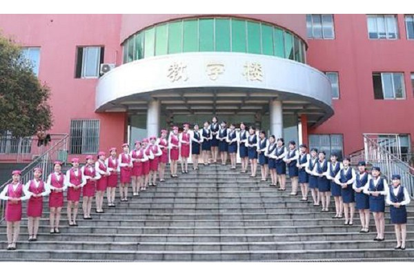 重慶鐵路中學(xué)初中部怎么樣(重慶市鐵路中學(xué)到底如何)
