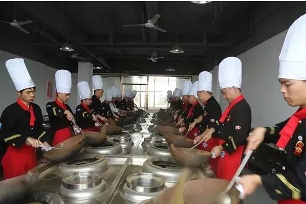 成都市2021年護理學(xué)校學(xué)什么專業(yè)有發(fā)展前途