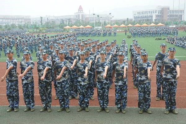 邯鄲城建技工學(xué)校2022年的學(xué)費(fèi)和收費(fèi)是多少？