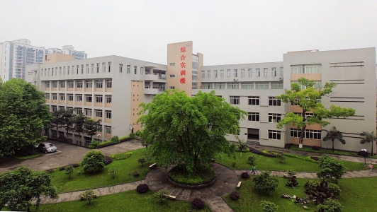 四川初中畢業(yè)讀中專好嗎？
