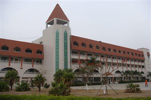 溫江高中學校排名(榮縣中學2020高考喜報)
