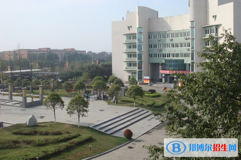 成都紡織高等專科學(xué)校學(xué)費(fèi)(成都紡織?？茖W(xué)校升二本)