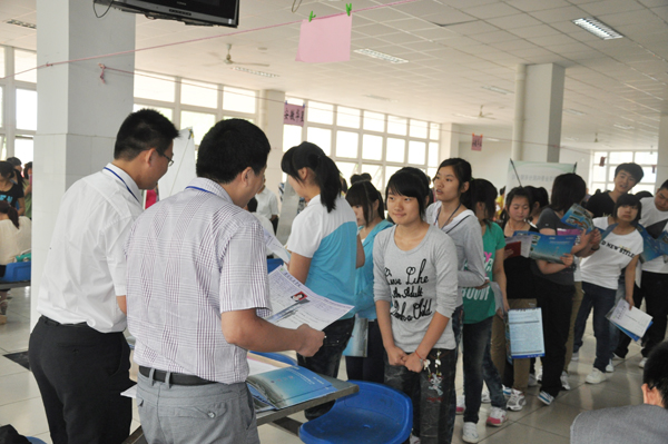 安徽化工學(xué)校官網(wǎng)(安慶師范大學(xué)怎么招專(zhuān)科了)