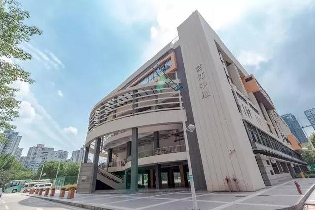 重慶口碑好的職業(yè)學校有哪些(重慶電訊職業(yè)學校口碑怎么樣)