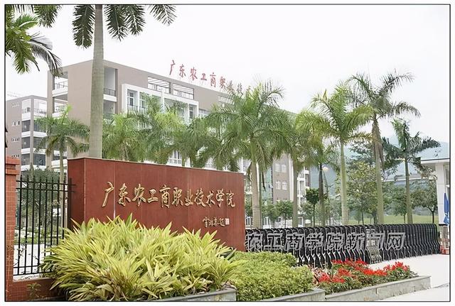重慶口碑好的職業(yè)學校有哪些(重慶電訊職業(yè)學?？诒趺礃?