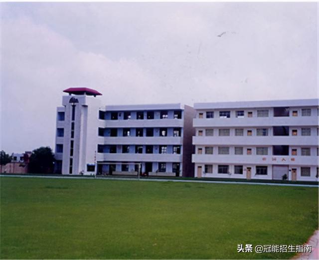 成都哪些技校比較好(成都技?？梢钥寄男┐髮W)