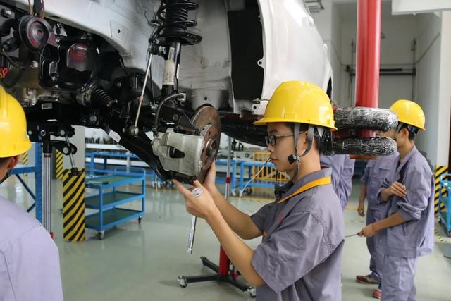 成都職業(yè)技術(shù)學(xué)院是本科嗎(成都工業(yè)職業(yè)技術(shù)學(xué)院是本科還是?？?
