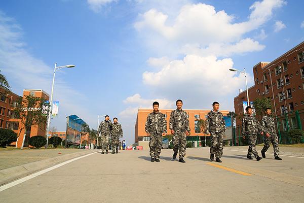 成都市機(jī)械高級技工學(xué)校學(xué)費(成都市機(jī)械高級技工學(xué)校是公立還是私立)