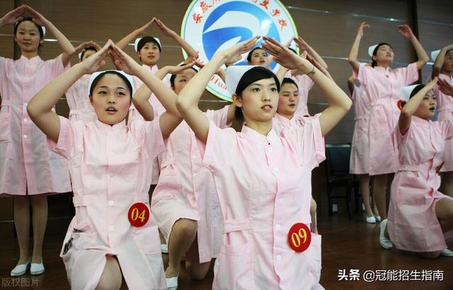 成都的醫(yī)學(xué)院有哪些學(xué)校(成都的?？漆t(yī)學(xué)院有哪些學(xué)校)