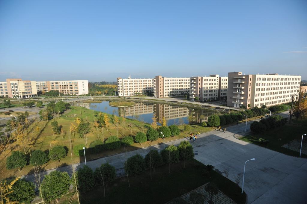 四川交通運(yùn)輸職業(yè)技術(shù)學(xué)校(四川職業(yè)技術(shù)學(xué)院是公辦還是民辦)