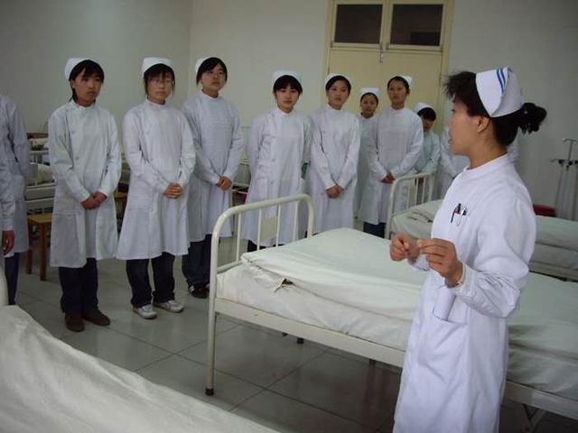 初中畢業(yè)讀學校(初中畢業(yè)讀職校可以考大學嗎)
