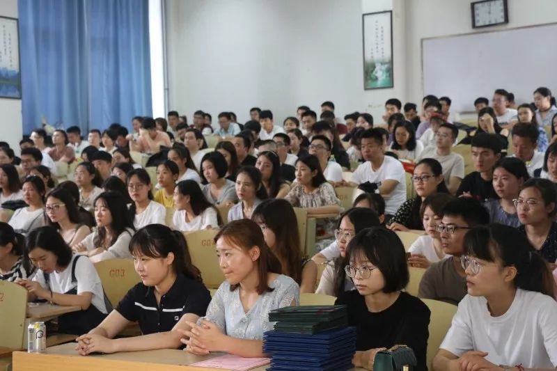 初中畢業(yè)生學(xué)口腔專業(yè)學(xué)校(初中五年制大?？谇粚I(yè))