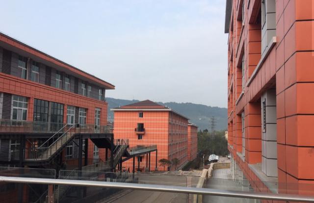 達州技工學(xué)校在哪里(達州電大學(xué)校在哪里)