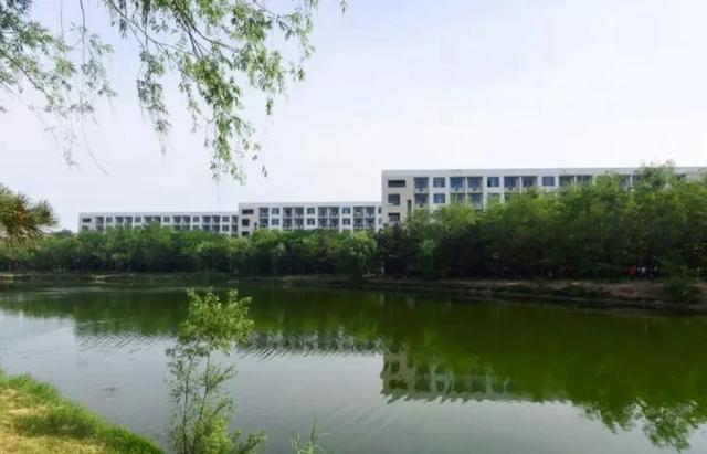 不用高考的全日制大學(xué)(大?？梢灾苯舆M(jìn)去嗎)